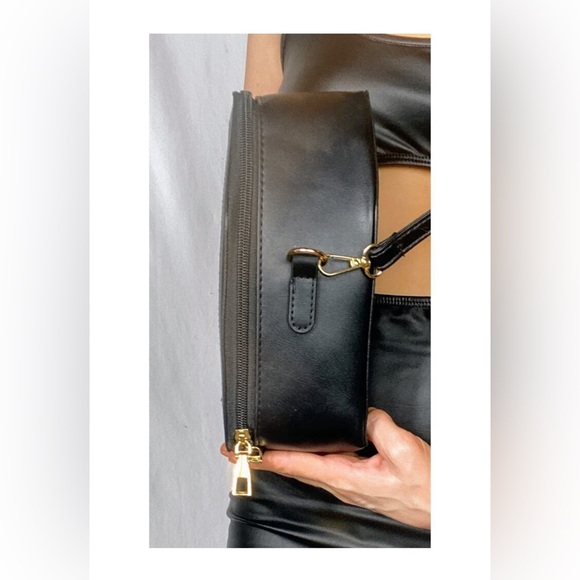 NEW VEGAN LEATHER GOTH COFFIN MINI CROSSBODY - Picture 4 of 7